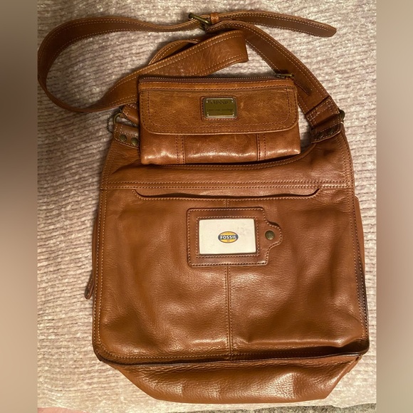 EUC Fossil Vintage Crossbody & Wallet Set - Picture 2 of 16
